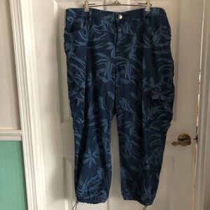 Lane Bryant jeans parachute cargo pants denim blue leaf pattern Plus 22P Petite